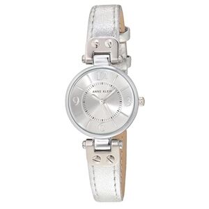 Women's Leather Strap Watch Silver